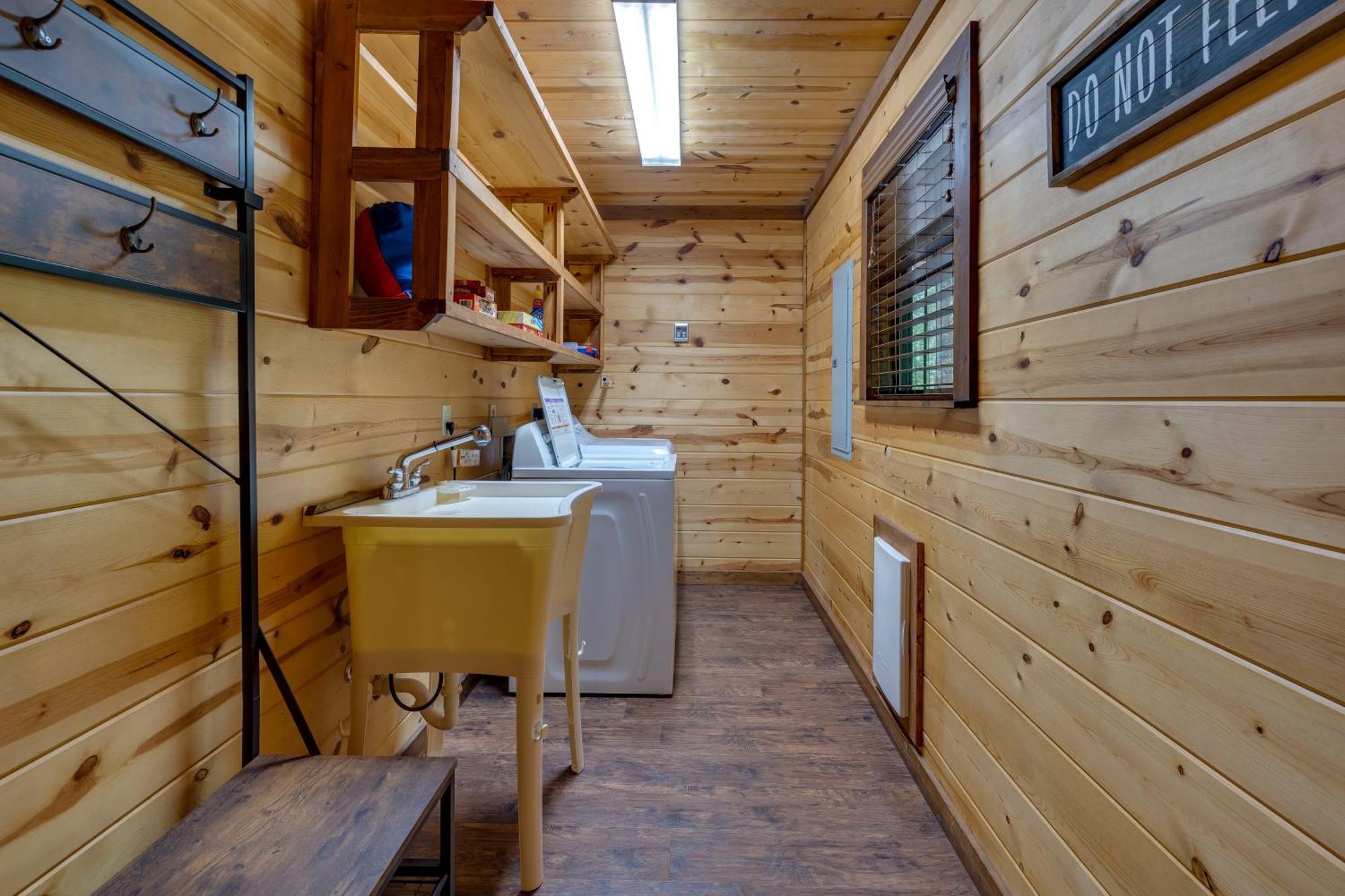 Cross Timbers Cabin On The Grove'S 25-Acres Broken Bow Eksteriør bilde