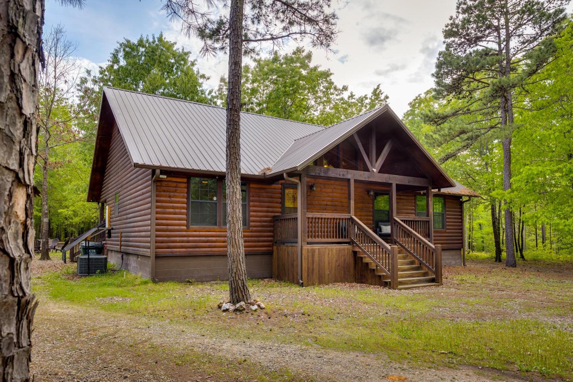 Cross Timbers Cabin On The Grove'S 25-Acres Broken Bow Eksteriør bilde