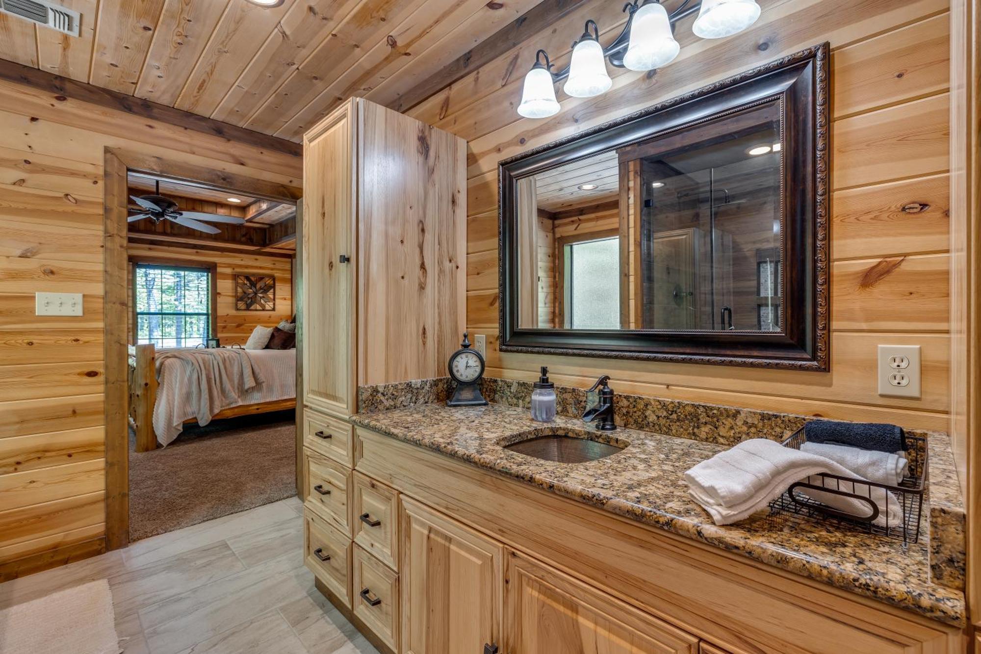Cross Timbers Cabin On The Grove'S 25-Acres Broken Bow Eksteriør bilde
